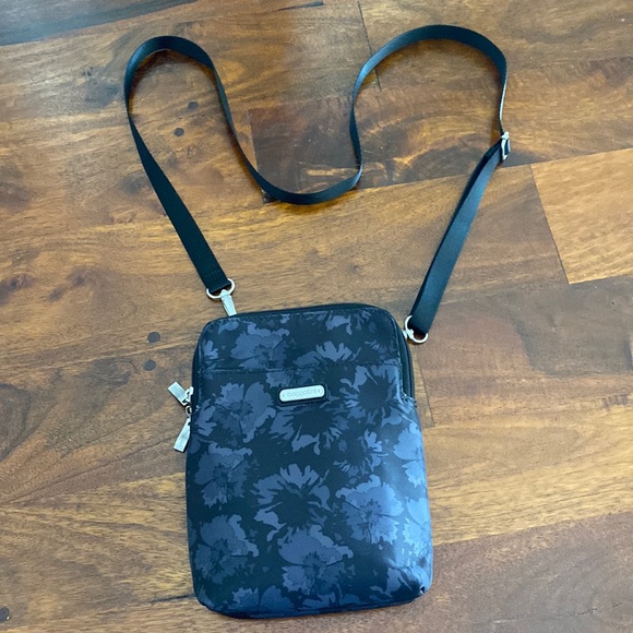 Baggallini RFID Take Two Bryant Crossbody Bag